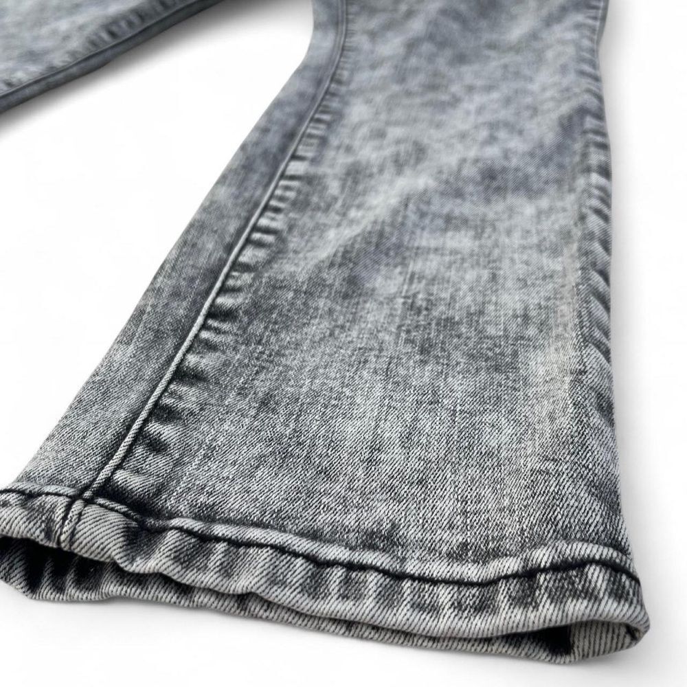 Addiction Women's High Rise Stonewashed Jeans - Picture 5 of 8